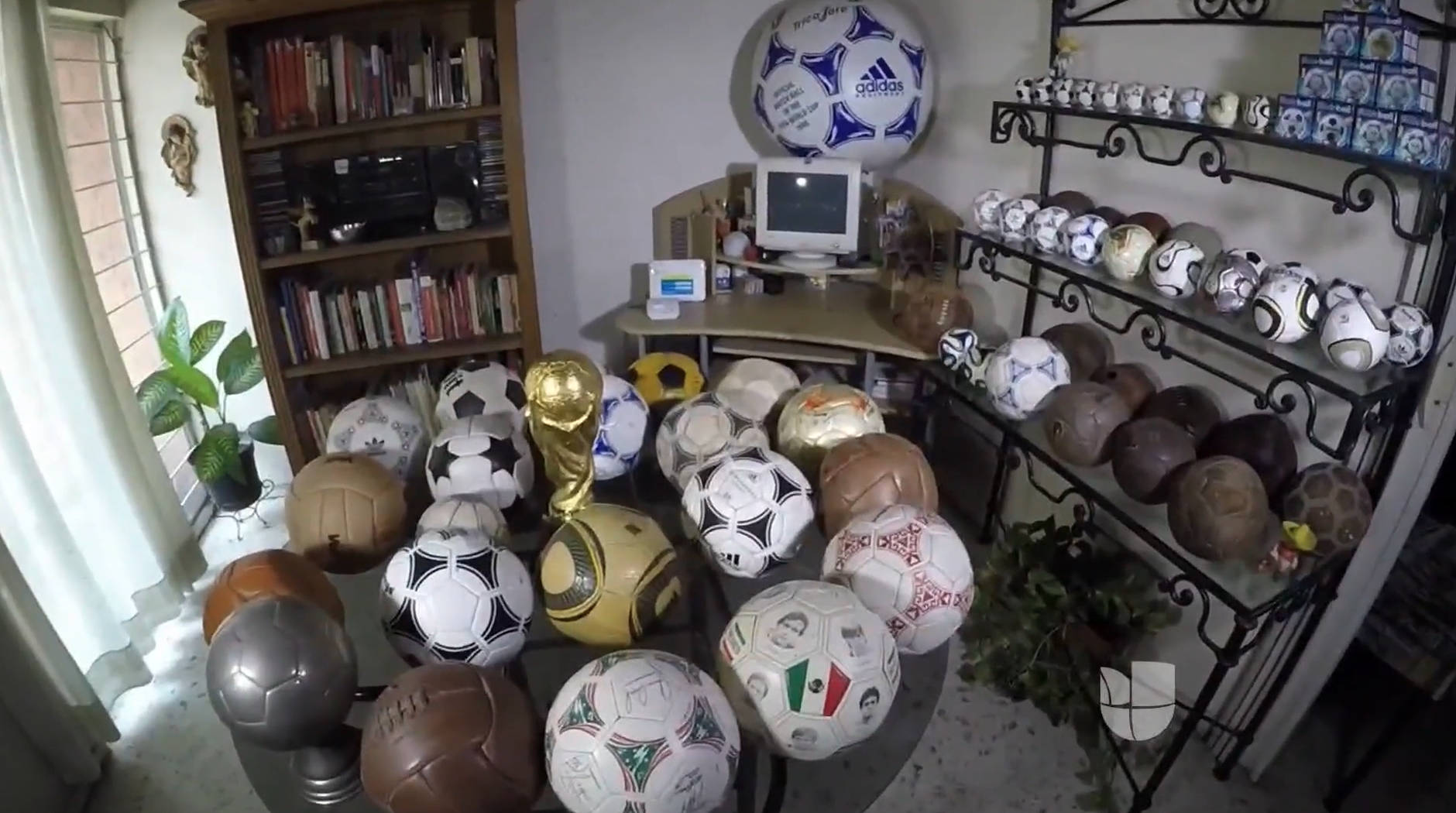 Frank Aquino, colecciona periódicos, revistas y balones, Rusia 2018… Ahtziri Cárdenas Camarena.